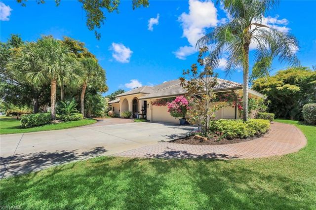 2039 Imperial CIR, Naples, FL 34110