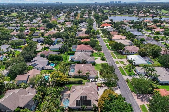 2039 Imperial CIR, Naples, FL 34110