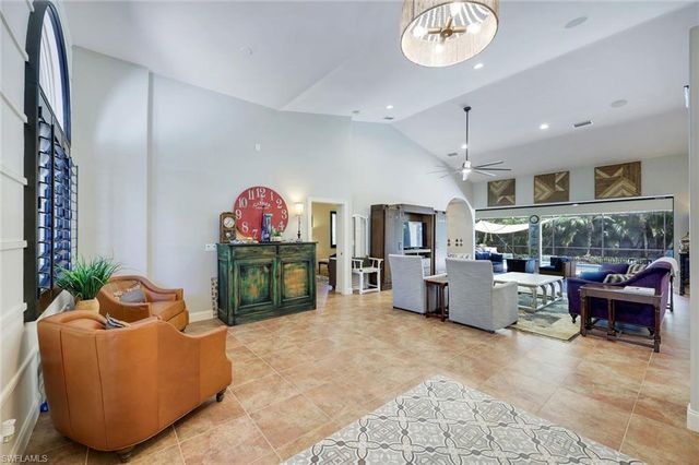 2039 Imperial CIR, Naples, FL 34110