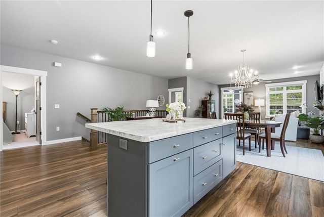4523 Village Oaks Circle, Eau Claire, WI 54701