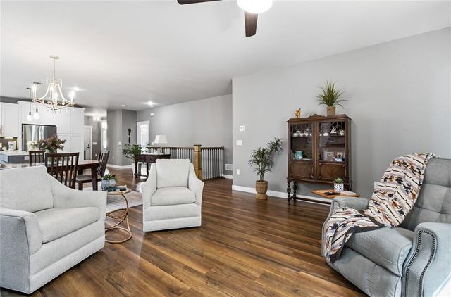 4523 Village Oaks Circle, Eau Claire, WI 54701