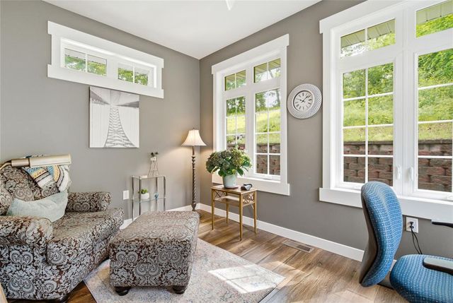 4523 Village Oaks Circle, Eau Claire, WI 54701