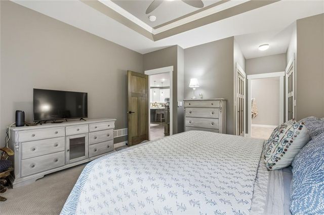4523 Village Oaks Circle, Eau Claire, WI 54701