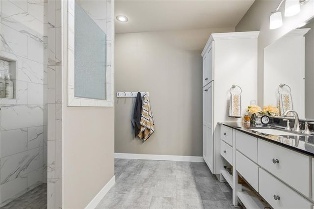 4523 Village Oaks Circle, Eau Claire, WI 54701
