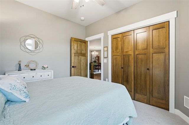 4523 Village Oaks Circle, Eau Claire, WI 54701