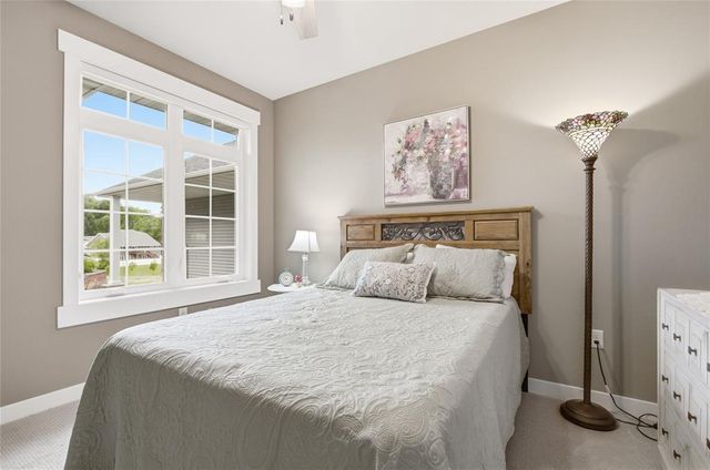 4523 Village Oaks Circle, Eau Claire, WI 54701
