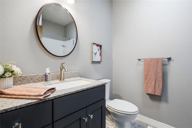 4523 Village Oaks Circle, Eau Claire, WI 54701