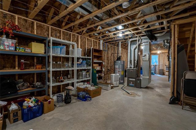 4523 Village Oaks Circle, Eau Claire, WI 54701