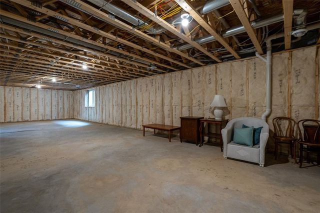 4523 Village Oaks Circle, Eau Claire, WI 54701
