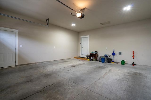4523 Village Oaks Circle, Eau Claire, WI 54701