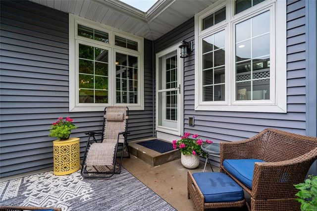 4523 Village Oaks Circle, Eau Claire, WI 54701