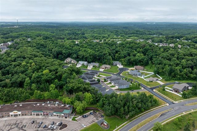 4523 Village Oaks Circle, Eau Claire, WI 54701