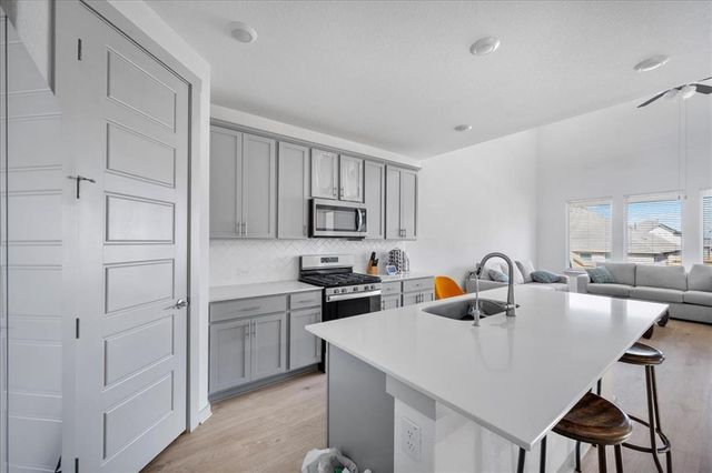 420 Deerpath ST, Leander, TX 78641