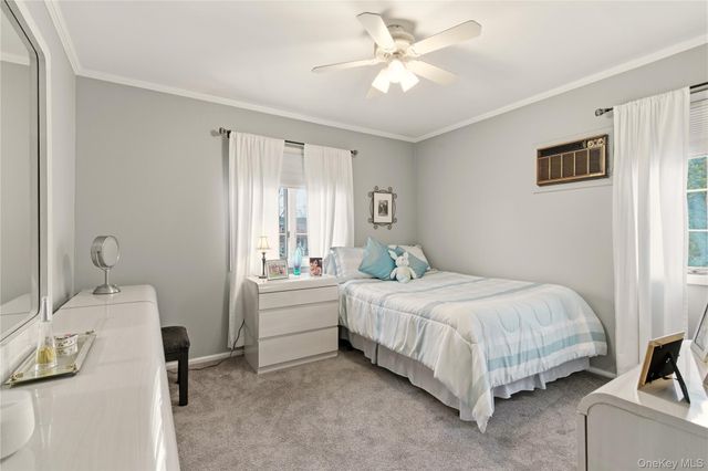 28 Garden Circle, Syosset, NY 11791