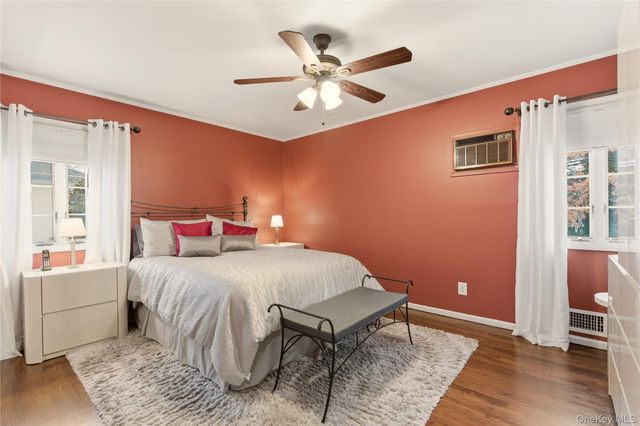 28 Garden Circle, Syosset, NY 11791