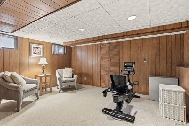 28 Garden Circle, Syosset, NY 11791