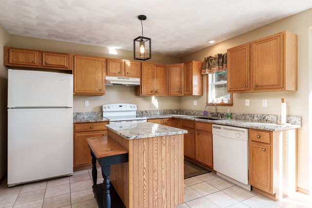 3045 Derbyshire Drive, Machesney Park, IL 61115