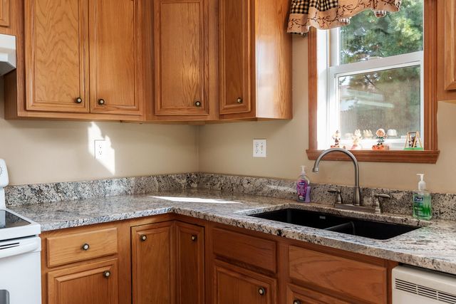 3045 Derbyshire Drive, Machesney Park, IL 61115