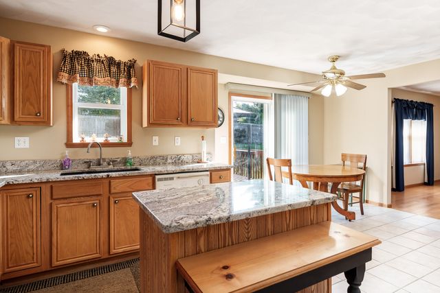 3045 Derbyshire Drive, Machesney Park, IL 61115