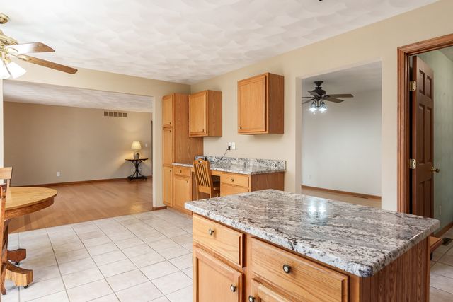 3045 Derbyshire Drive, Machesney Park, IL 61115