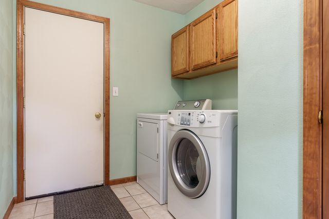 3045 Derbyshire Drive, Machesney Park, IL 61115