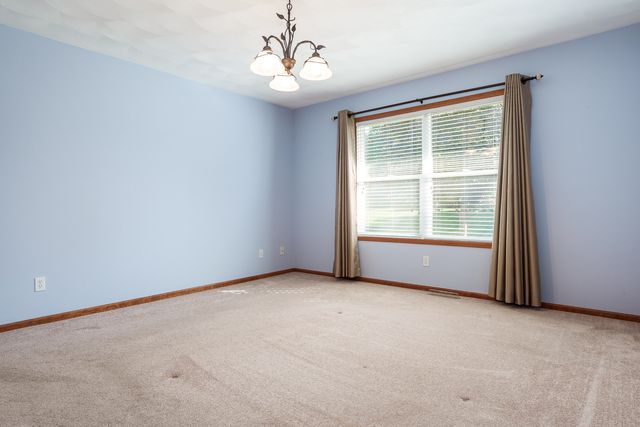 3045 Derbyshire Drive, Machesney Park, IL 61115