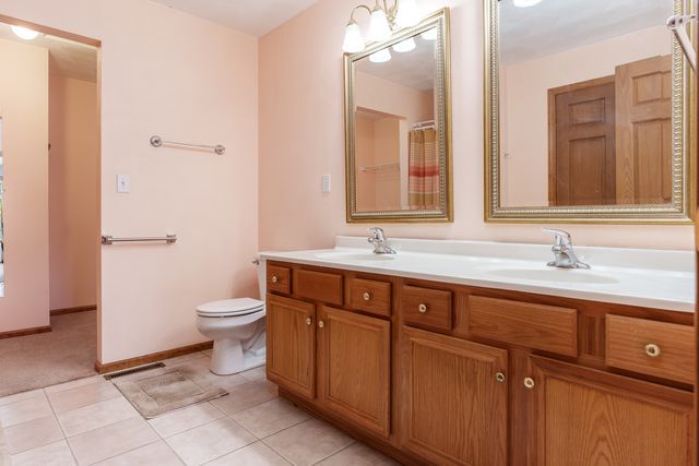 3045 Derbyshire Drive, Machesney Park, IL 61115