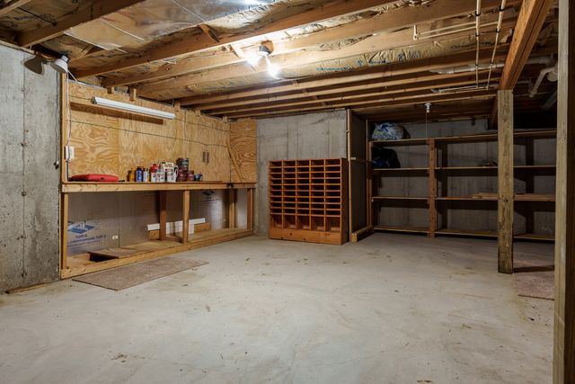 3045 Derbyshire Drive, Machesney Park, IL 61115