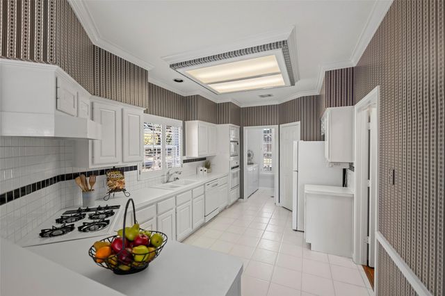 7911 Emerald Bluff Court, Houston, TX 77095