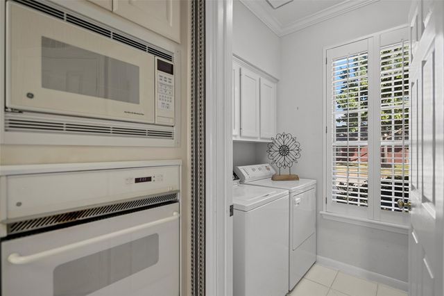 7911 Emerald Bluff Court, Houston, TX 77095