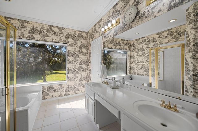 7911 Emerald Bluff Court, Houston, TX 77095