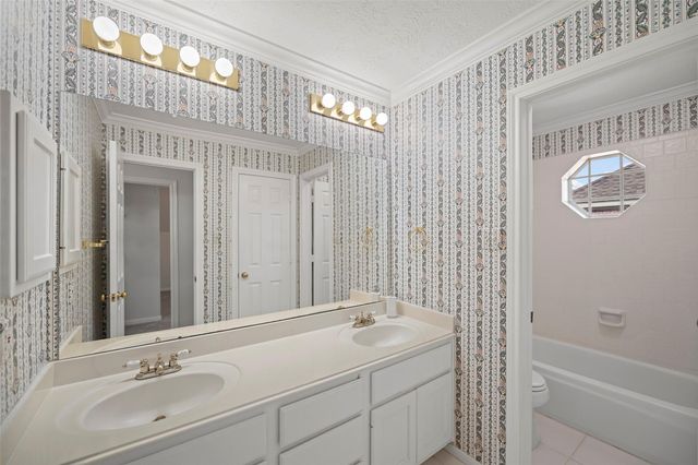 7911 Emerald Bluff Court, Houston, TX 77095