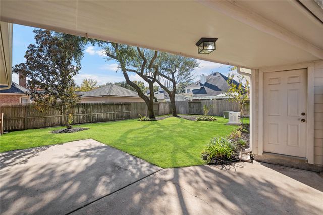 7911 Emerald Bluff Court, Houston, TX 77095