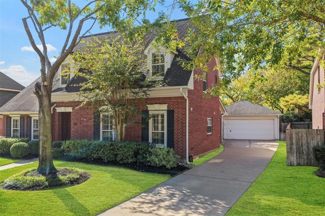 7911 Emerald Bluff Court, Houston, TX 77095