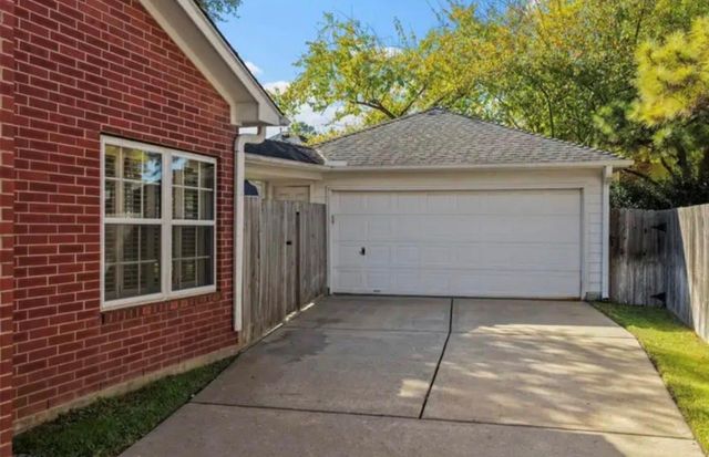 7911 Emerald Bluff Court, Houston, TX 77095