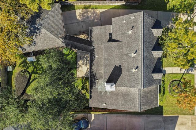 7911 Emerald Bluff Court, Houston, TX 77095