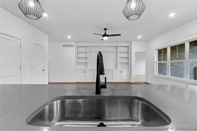 4644 Red Tail Ridge 211, Jeffersonville, IN 47130