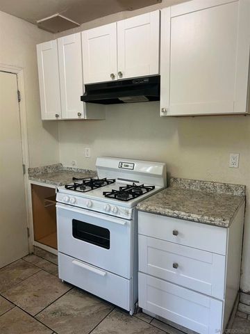 840 E 16th St, National City, CA 91950