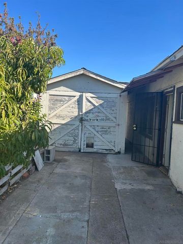 840 E 16th St, National City, CA 91950