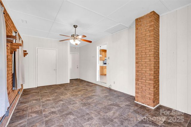 5046 Oxford School Road, Claremont, NC 28610