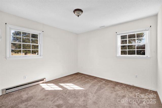 5046 Oxford School Road, Claremont, NC 28610