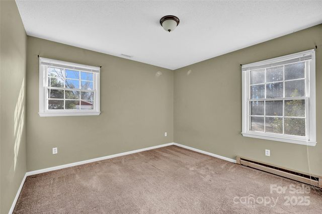 5046 Oxford School Road, Claremont, NC 28610