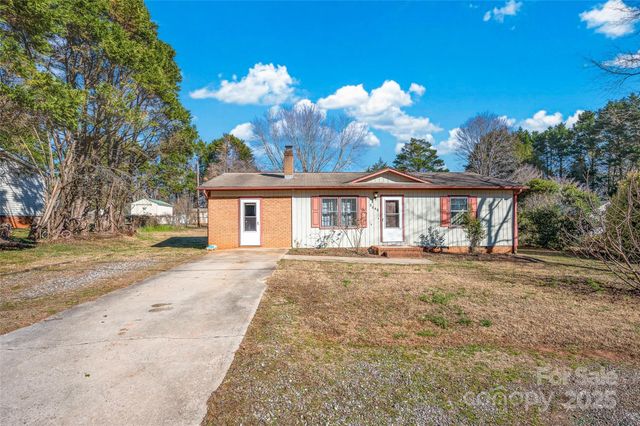 5046 Oxford School Road, Claremont, NC 28610