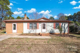 5046 Oxford School Road, Claremont, NC 28610