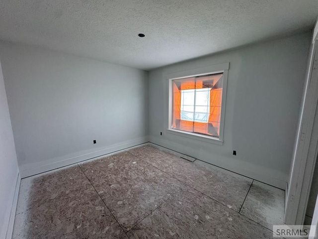 1572 N 845 E, Shelley, ID 83274