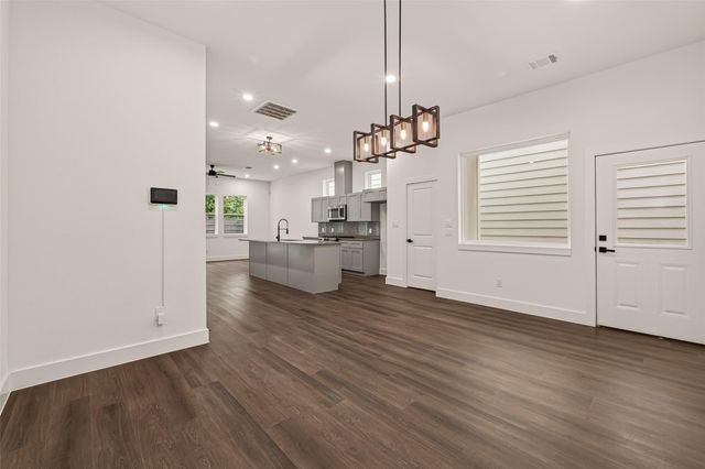 6808 Madrid Street, Houston, TX 77021