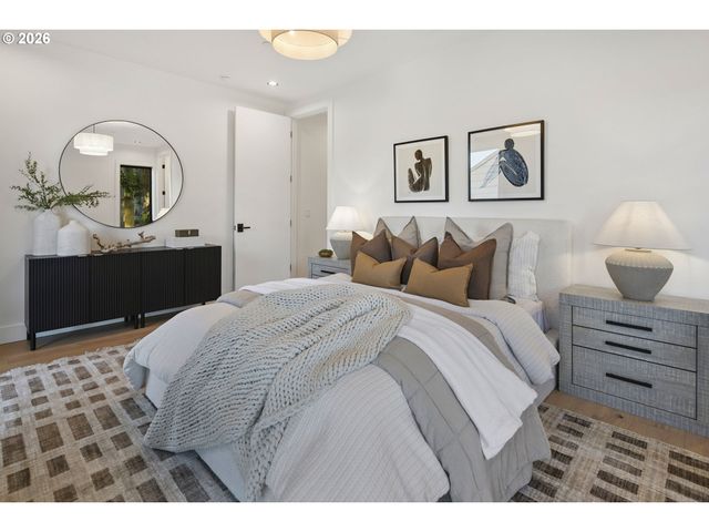 703 1st St, Lake Oswego, OR 97034