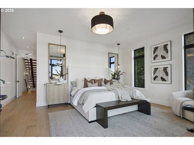 703 1st St, Lake Oswego, OR 97034
