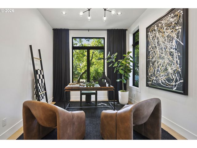 703 1st St, Lake Oswego, OR 97034