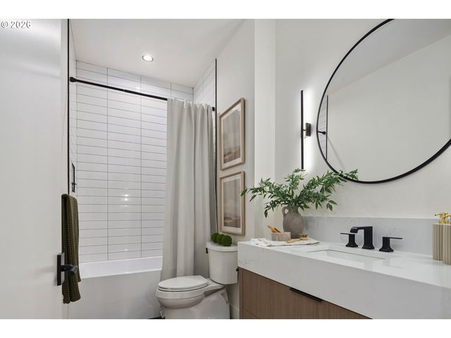 703 1st St, Lake Oswego, OR 97034